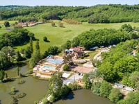 Camping Le Val d'Ussel, 4*