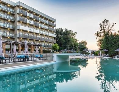 Hôtel Ariti Grand 4*
