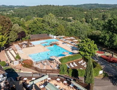 Camping Romanée - Les Grottes De Roffy 4*