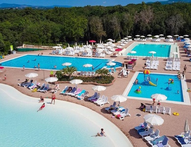 hu Montescudaio village, 3*
