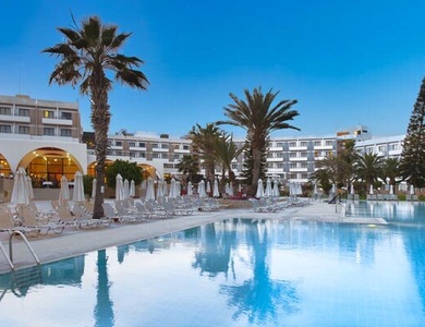 Hôtel Louis Phaethon Beach 4*