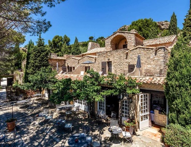 Week-end authentique dans une abbaye du XIIème siècle à Salon de Provence - 4*