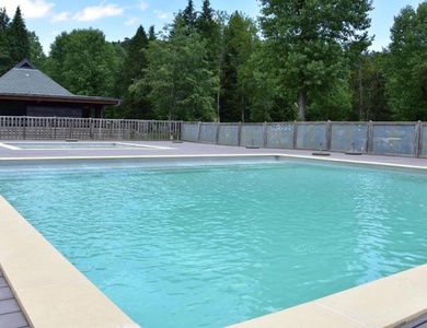 Camping Domaine du Lac Chambon 3*
