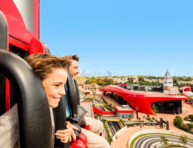 Découvrez Salou dans un appartement avec billets à PortAventura Park et Ferrari Land - 4*