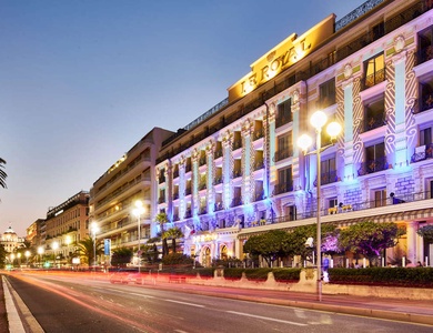 Séjour dans un ancien palace en front de mer à Nice - 3*