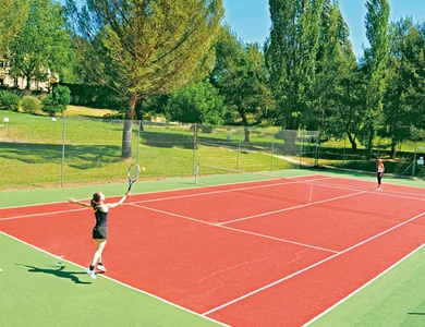 Excursion à plusieurs en demi-pension au domaine du Château Laval dans un parc arboré de 30 ha - 3*