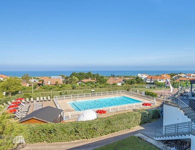 Village à thème Azureva Anglet 2* en demi-pension