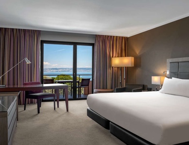 Escapade les pieds dans l'eau, en chambre deluxe avec terrasse face au Lac Léman - 4*