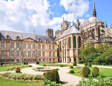 Séjournez en appartement dans le centre de Reims - 3*