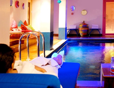 Bien-être et champagne à deux pas de l'Arc de Triomphe à Paris - 4*