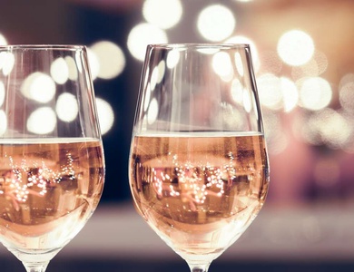 Escapade romantique avec bouteille de vin à Antibes - 4*