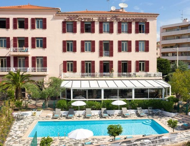 Parenthèse ensoleillée au bord de la mer Meditéranée - 3*