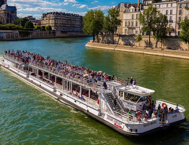 Escapade familiale dans la Capitale avec Croisière sur la Seine - 4*