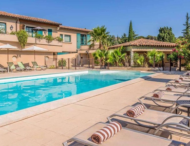 Séjour en chambre deluxe près d'Avignon - 4*