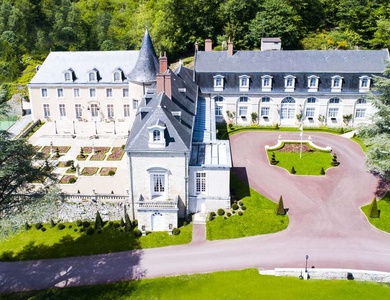 Week-end dans un château de la Loire avec piscine - 4*