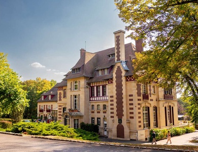 Escapade bucolique en chambre vue forêt proche de Chantilly - 4*