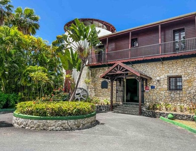 Hôtel Auberge de la Vieille tour 4*