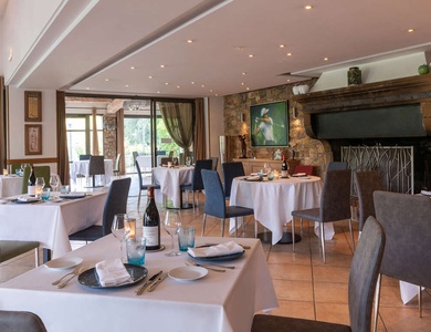 Séjour Majestueux au Coeur du Golf d'Opio Valbonne : Dîner 3 Plats et Accès au Spa - 4*