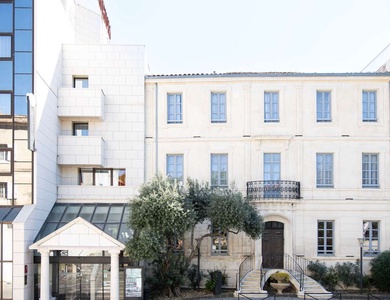 Découvrez Arles entre amis ou en famille - 4*