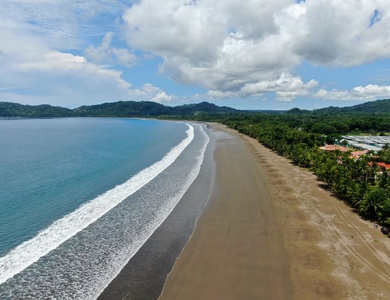 SUR LA ROUTE DU COSTA RICA: MONTEVERDE ET PLAGE (Autotour)