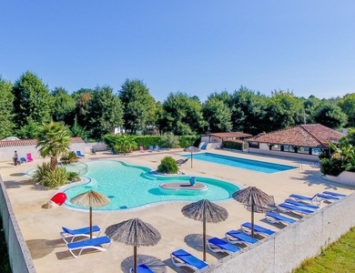 Camping les Bruyères, 3*