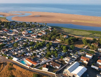 Camping Le Pavillon Bleu, 3*