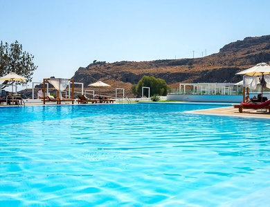 Hôtel Kamari Plus Hotel 4* by Ôvoyages