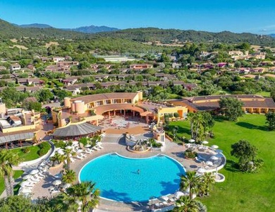 Hôtel Sant'Elmo Beach Resort 4*