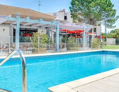 Séjour avec petit déjeuner et piscine à Salon-de Provence - 3*