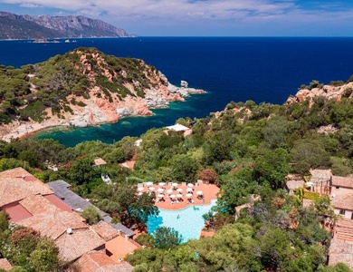 Hôtel Arbatax Resort Borgo – Cala Moresca 4* avec Location de voiture