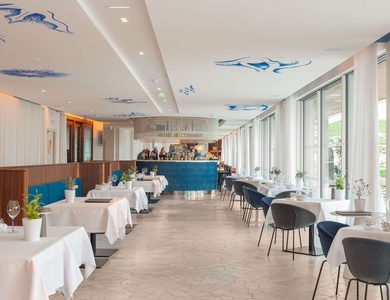 Weekend de Luxe près de Marseille avec dîner 7 plats, roses, soin et spa inclus - 4*