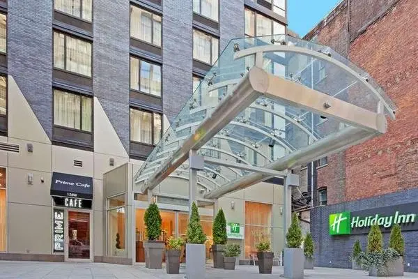 Holiday Inn Manhattan 6th Avenue 3*