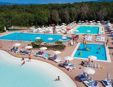 hu Montescudaio village, 3*