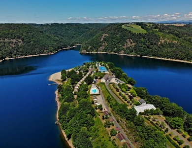 Camping Paradis - Village De Vacances La Gineste, 4*