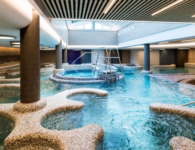 Escapade avec accès au parcours gymnastique dans l'eau des thermes marins de Saint-Malo - 3*