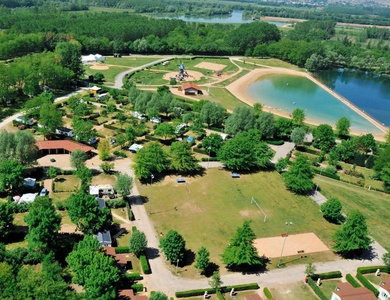 Camping du Lac de Cormoranche, 4*