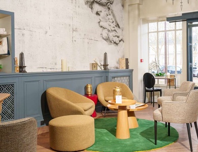 Séjour romantique niché au coeur d'une ancienne demeure du XVIIIe à Versailles - 3*