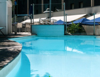 Découvrez le charme de Lyon depuis un hôtel 4* avec piscine aux portes de la ville - 4*