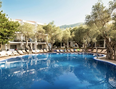 Ôclub Experience Vila Oliva Petrovac 4*