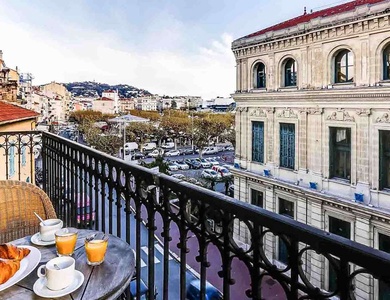 Balcon sur Cannes pour un city trip inoubliable (jusqu'à 4 personnes) - 3*