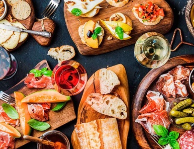 Escapade gourmande avec coupes de champagne à Lille - 4*