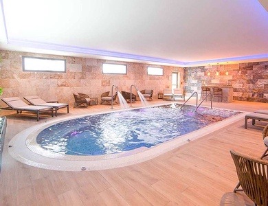 Profitez d'un diner aux saveurs provençales et d'un accès au spa (2 nuits) - 3*