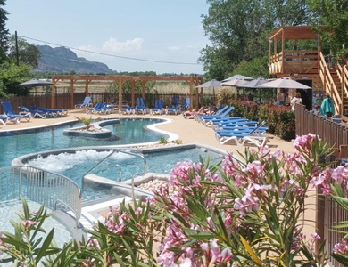 Flower Camping Moulin des Iscles, 3*