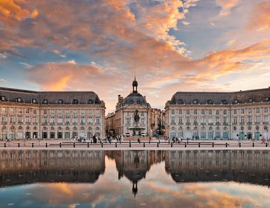 Séjour en chambre supérieure avec parking inclus au coeur de Bordeaux - 4*