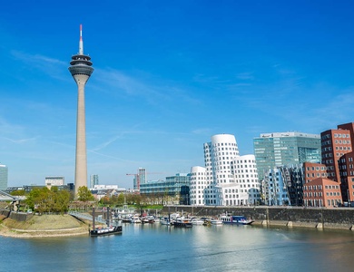 Düsseldorf, la belle ville au bord du Rhin - 4*