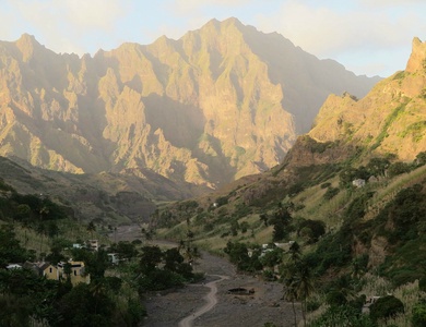 Immersion colorée et randonnées