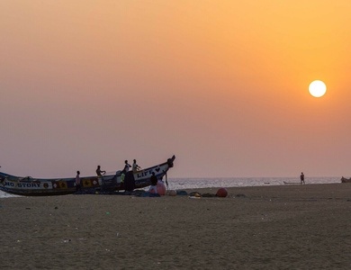De la cité lacustre de Ganvié au royaume du Dahomey