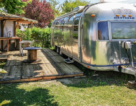 Flower Camping Le Château 3* - 3