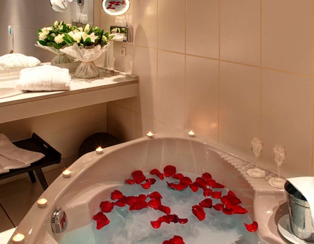 ÉVasion romantique à Deauville avec bains à remous privatif, champagne et macarons - 3*