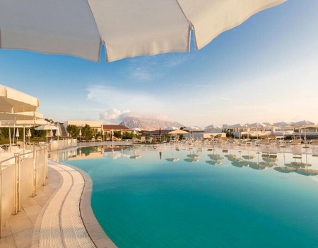Hôtel Grande Baia Resort & Spa 4* avec Location de Voiture - Sardaigne, Bassin Méditerranéen - Image 1